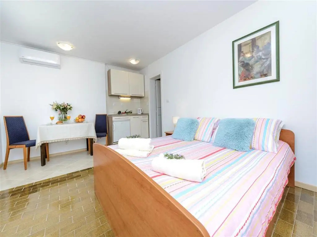 Guest House Rooms Rose