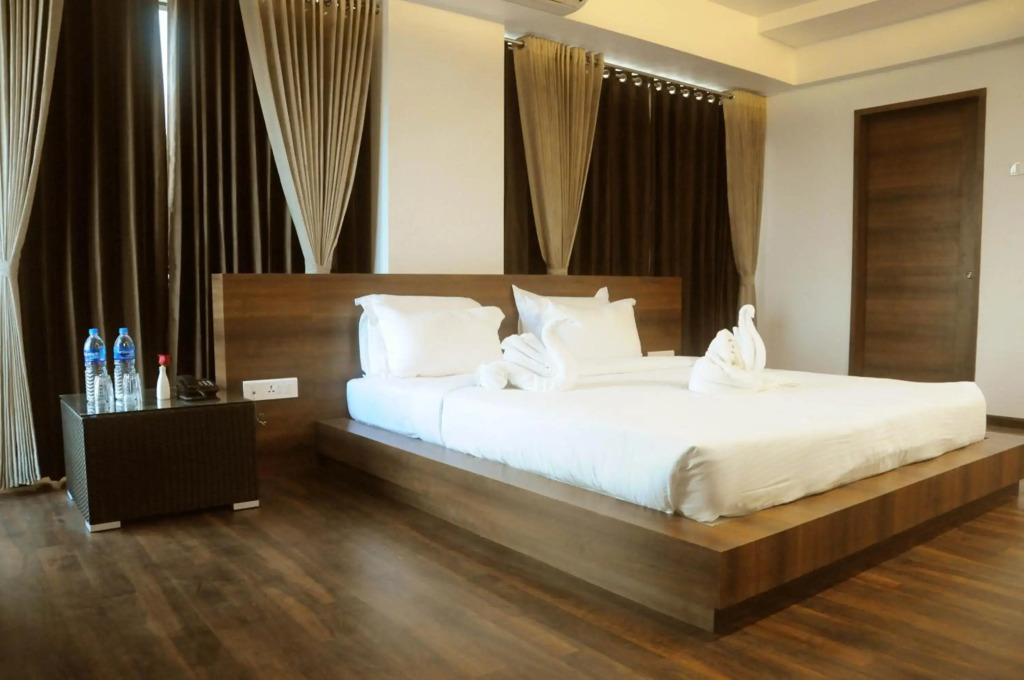 Hotel 3 Leaves Kolhapur