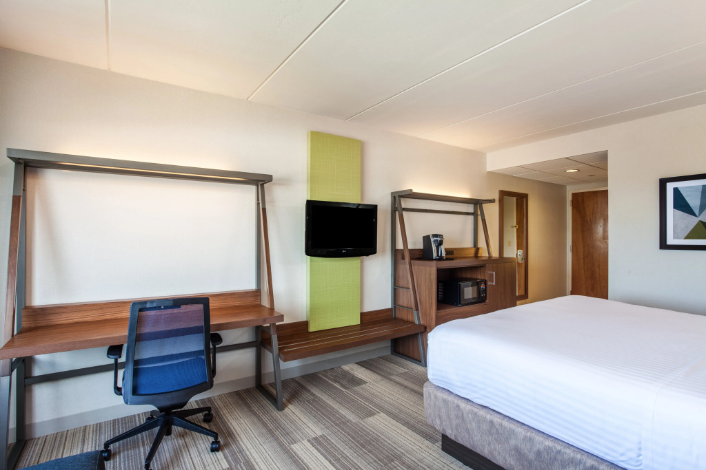 Holiday Inn Express Hauppauge-Long Island by IHG