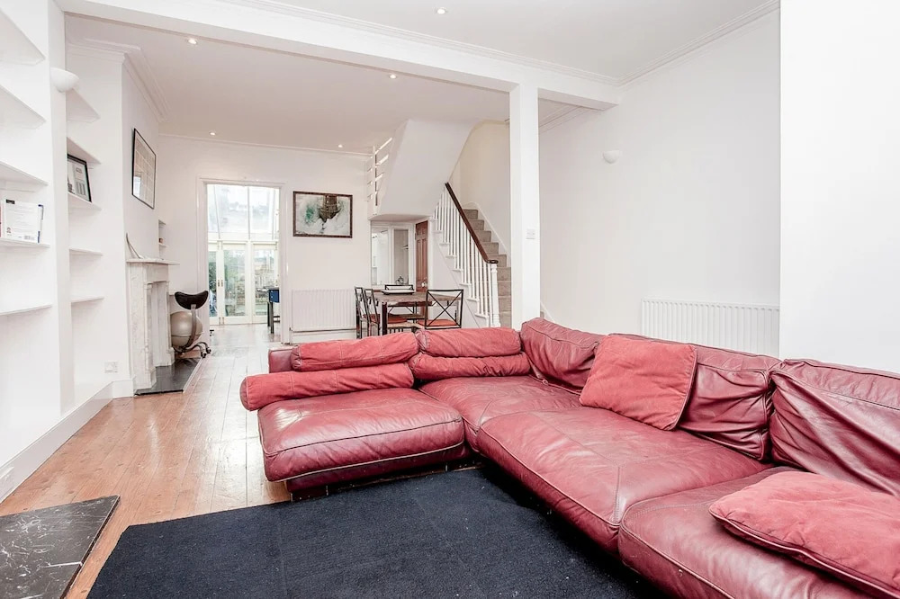 Elegant Victorian 3 Bed Home near Hammersmith