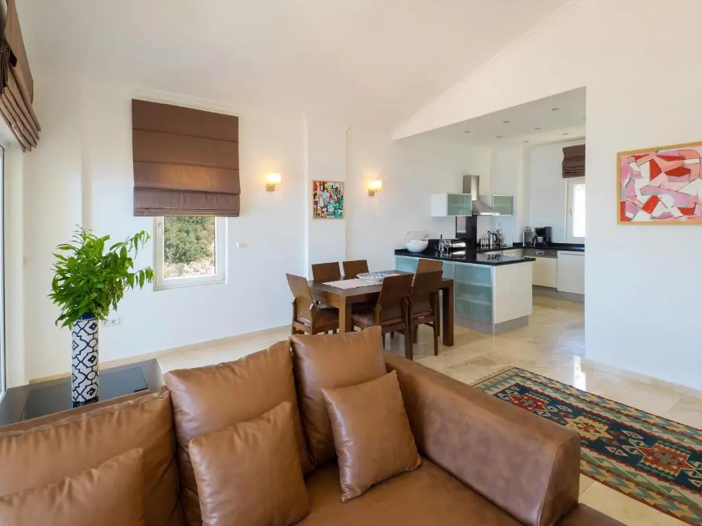 Hideaway Penthouse Apartment