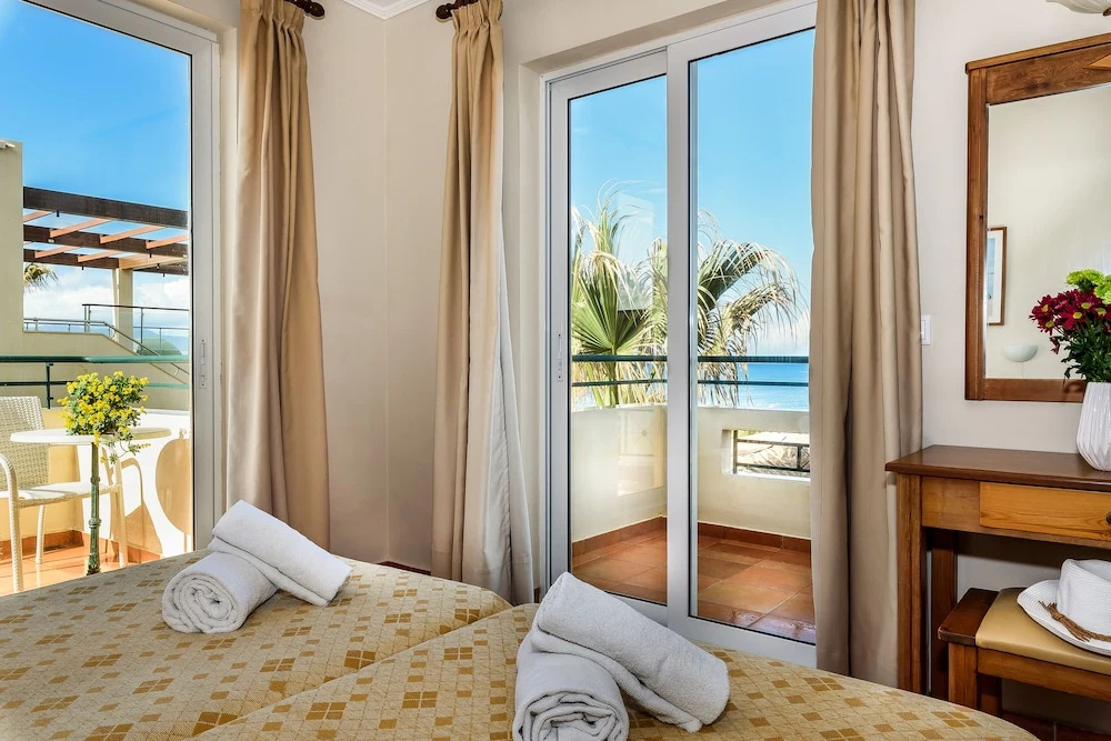 Panos Beach Hotel