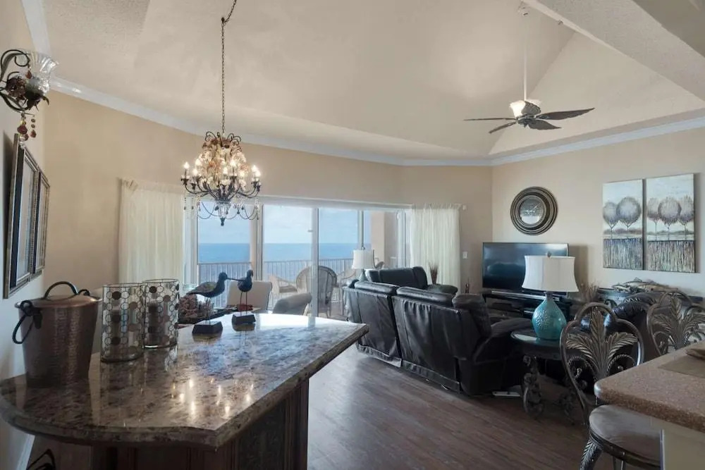 Gulf Front Living Room And Master Suite! Sleeps 8