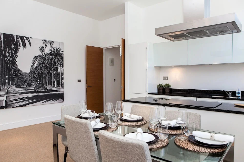 Luxurious and Spacious 3 Bed in Battersea