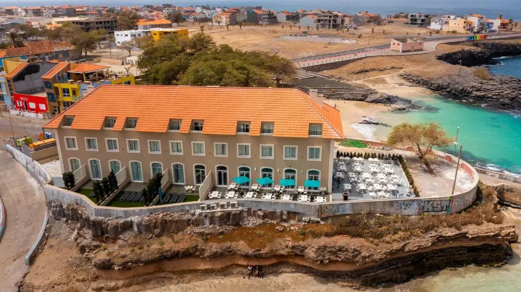 Oasis Tarrafal Alfandega Suites