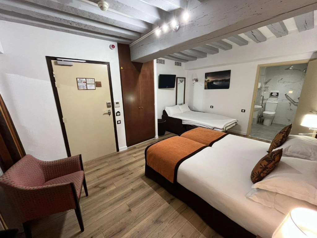 Hotel Saint Honore 85