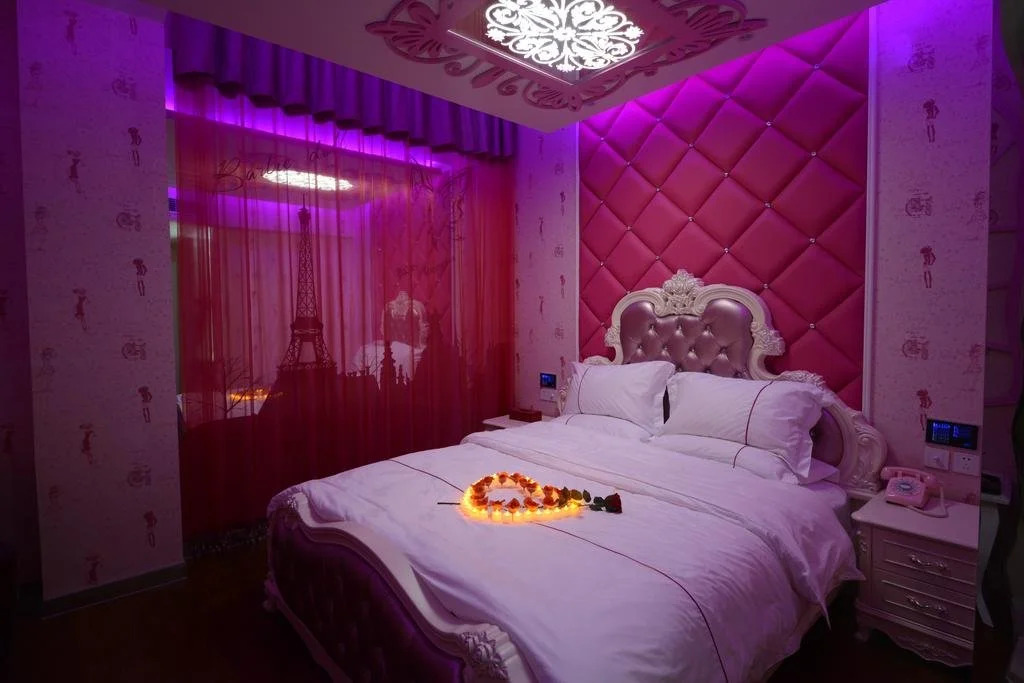 Crystal Theme Hotel
