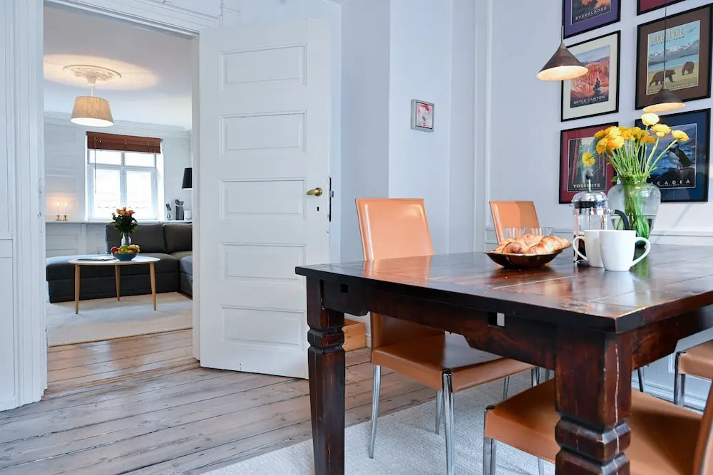 Hyggelig One-bedroom Apartment in the Original Building From 1750