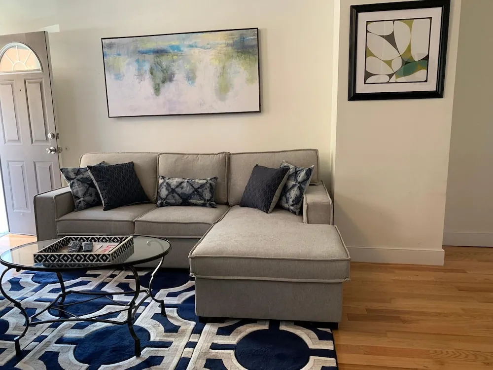 523 S 18th