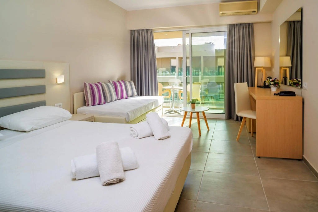 CNic Gemini Hotel