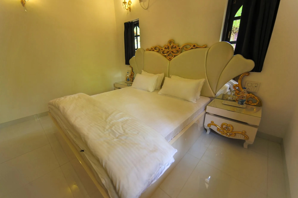 Amour Resort
