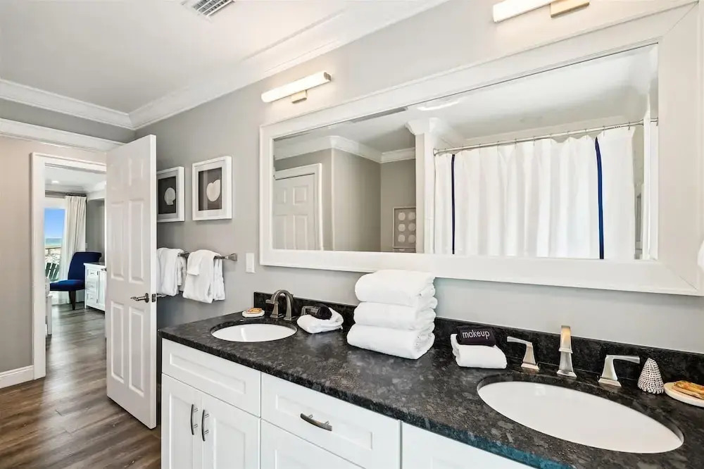 Sandpiper Cove 1115 3 Bedroom Condo by RedAwning