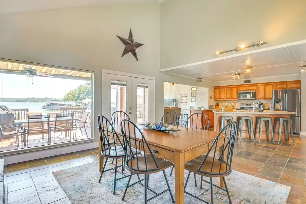 Renovated Lake Conroe Home: Boat Slip & Deck