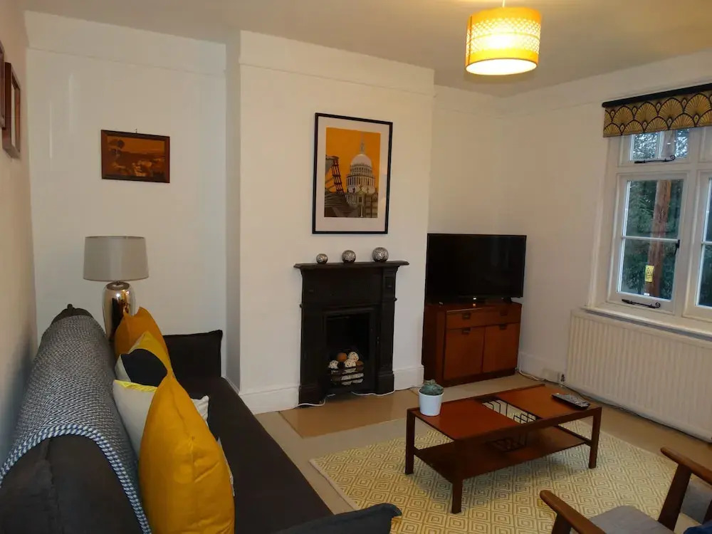 Spacious Apartment in Winchester