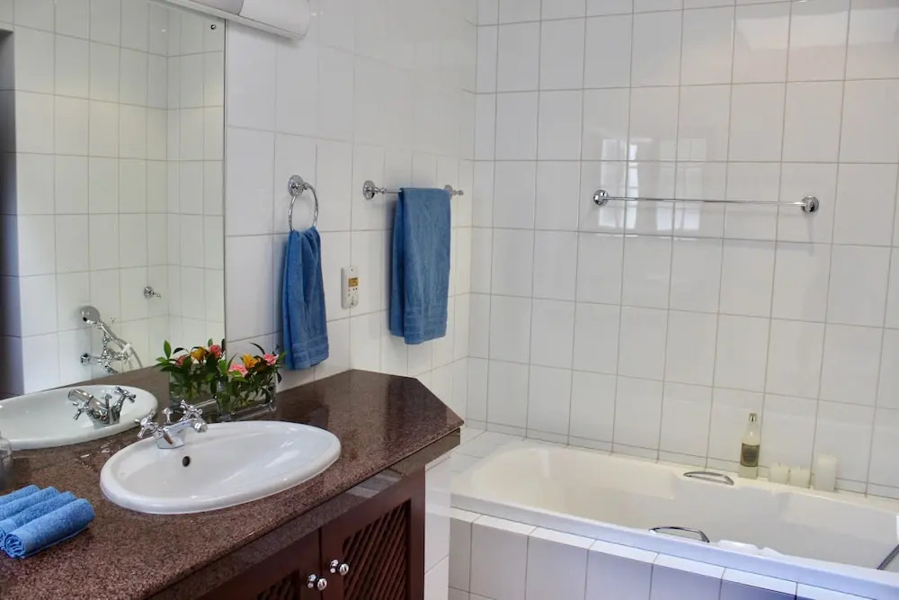 The Gables Suite- Adults Only