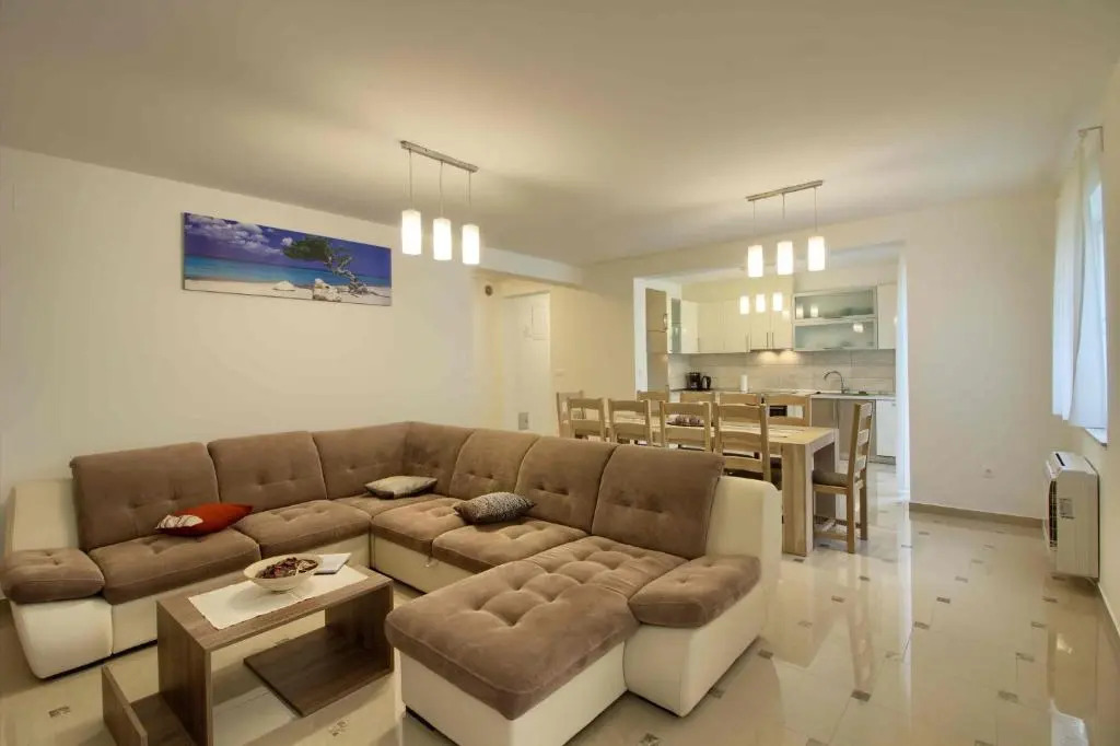 Charming villa Aurora with private pool 200m from the beach for up to 10 persons - WiiBuk