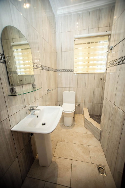 Estee Euro Apartment