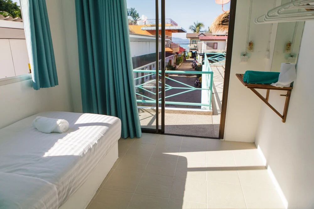 Castaway Guesthouse Hostel and Bar