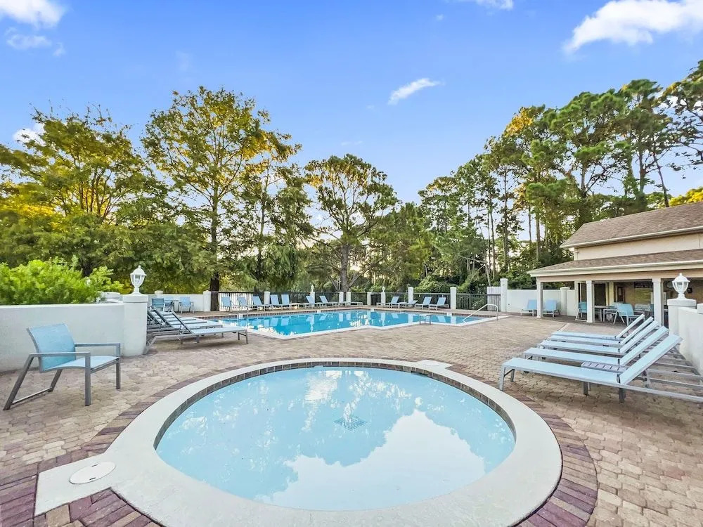 Linkside 3 Bedroom Townhouse by Redawning