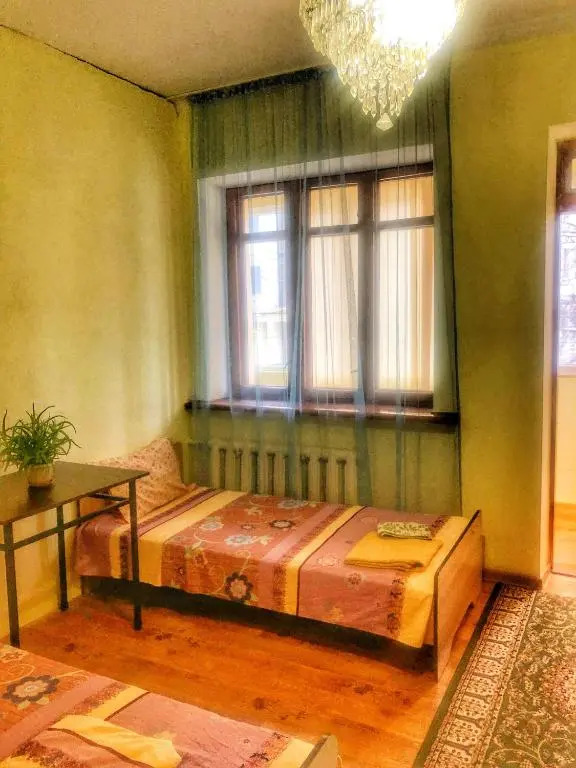 Full House Hostel
