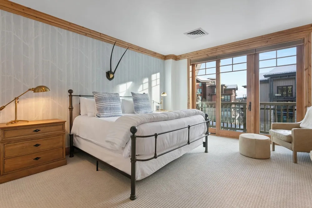4 Bed 3.5 Bath Deer Valley Ski-in/ski-out 4 Bedroom Condo