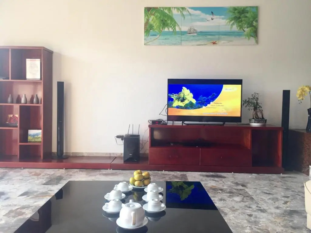Happy Villa Owner