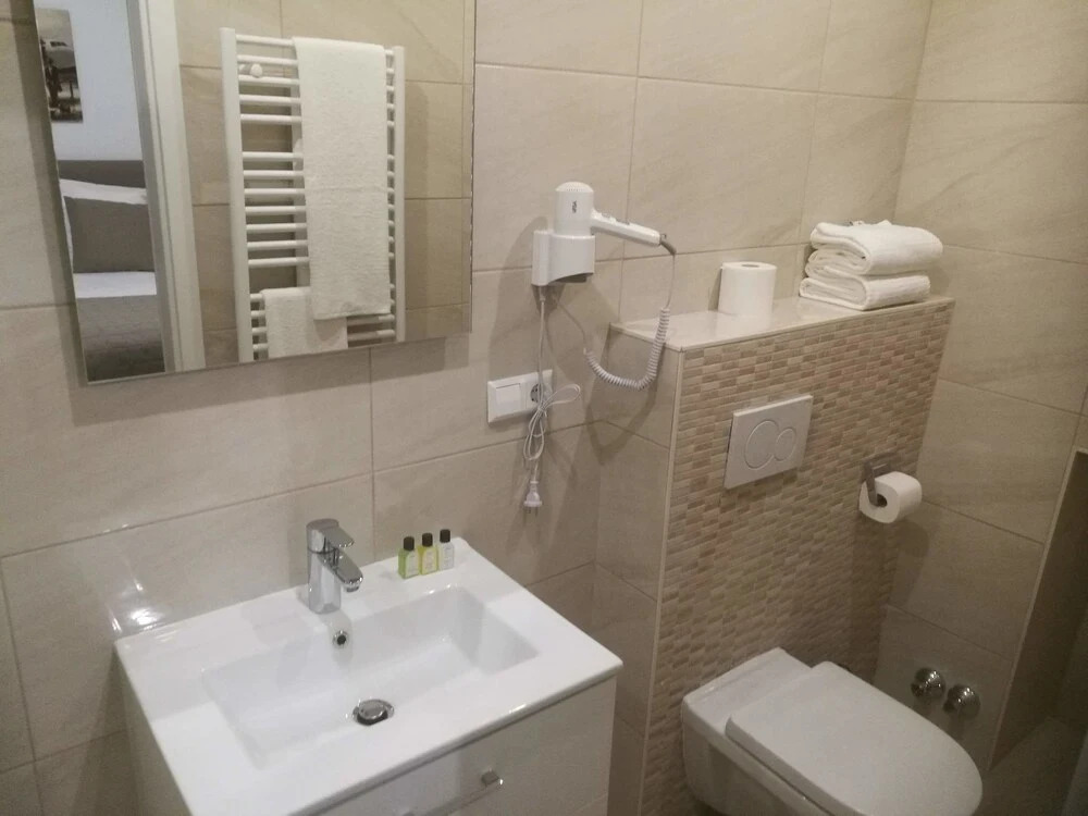 SHS Suite Home Sweet City 24