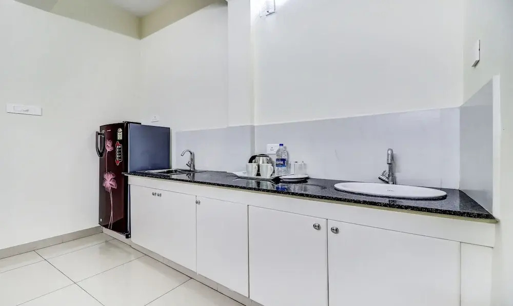 Treebo Petals Suites Marine Drive