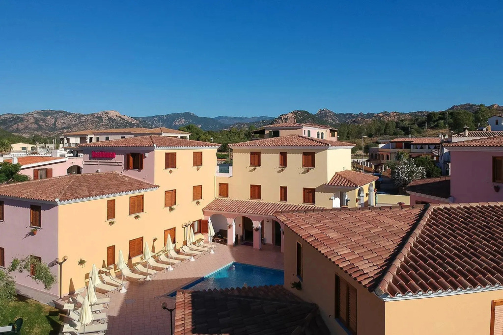 Cala Viola Residence con piscina