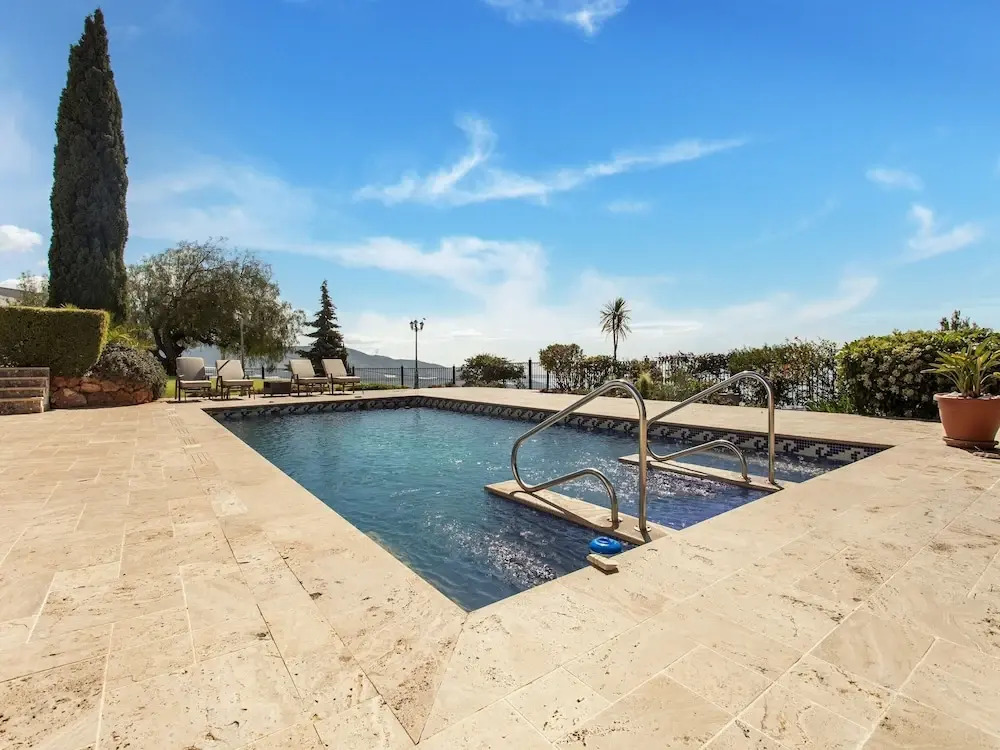 Villa in Granada with Sea Views & Pool