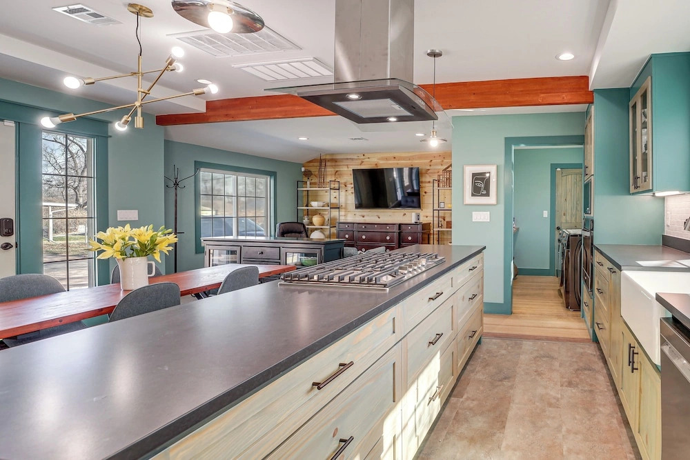 1 Mi to Campus: Modern Tulsa Home w/ Private Yard