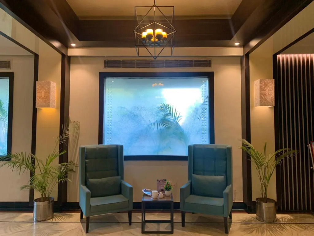 Royale Sarovar Portico Agra
