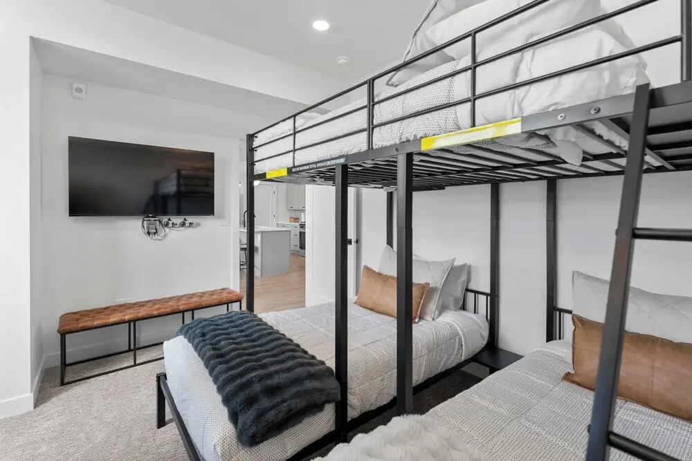 Terra Vista Stay for 8