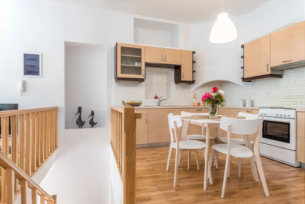 Villa Porto- Naftilos Residences