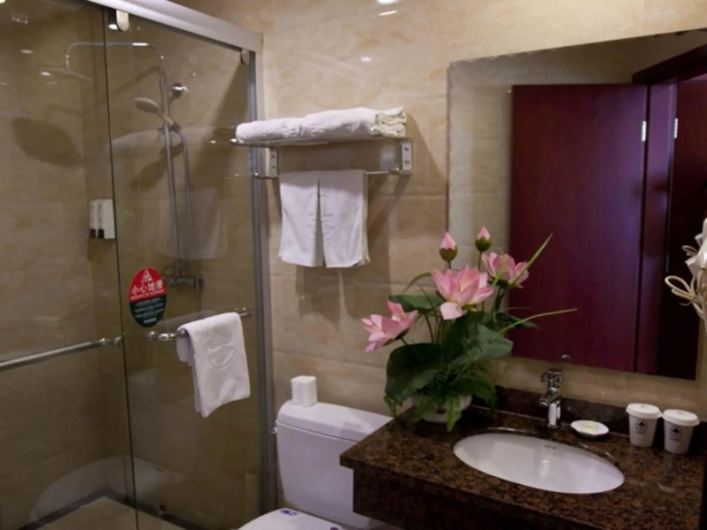 GreenTree Inn Shanghai Hongqiao Hub Convention Center Jinghua Road Shell Hotel