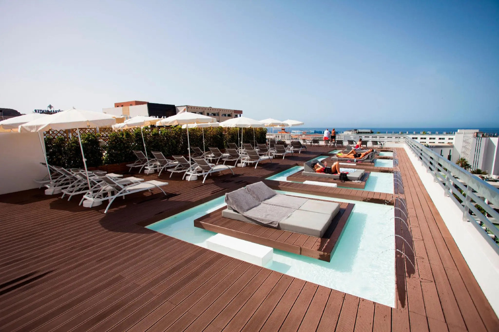 Coral Suites & Spa