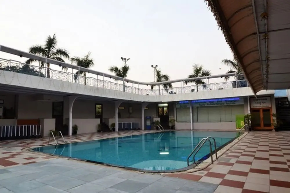 Dee Marks Airport Hotel & Resorts