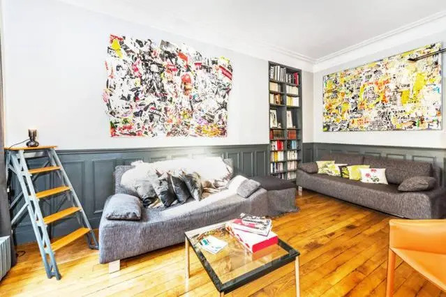 Large & Bright Apartment, Central Paris, Montmartre-Opéra, Picturesque Rue des Martyrs