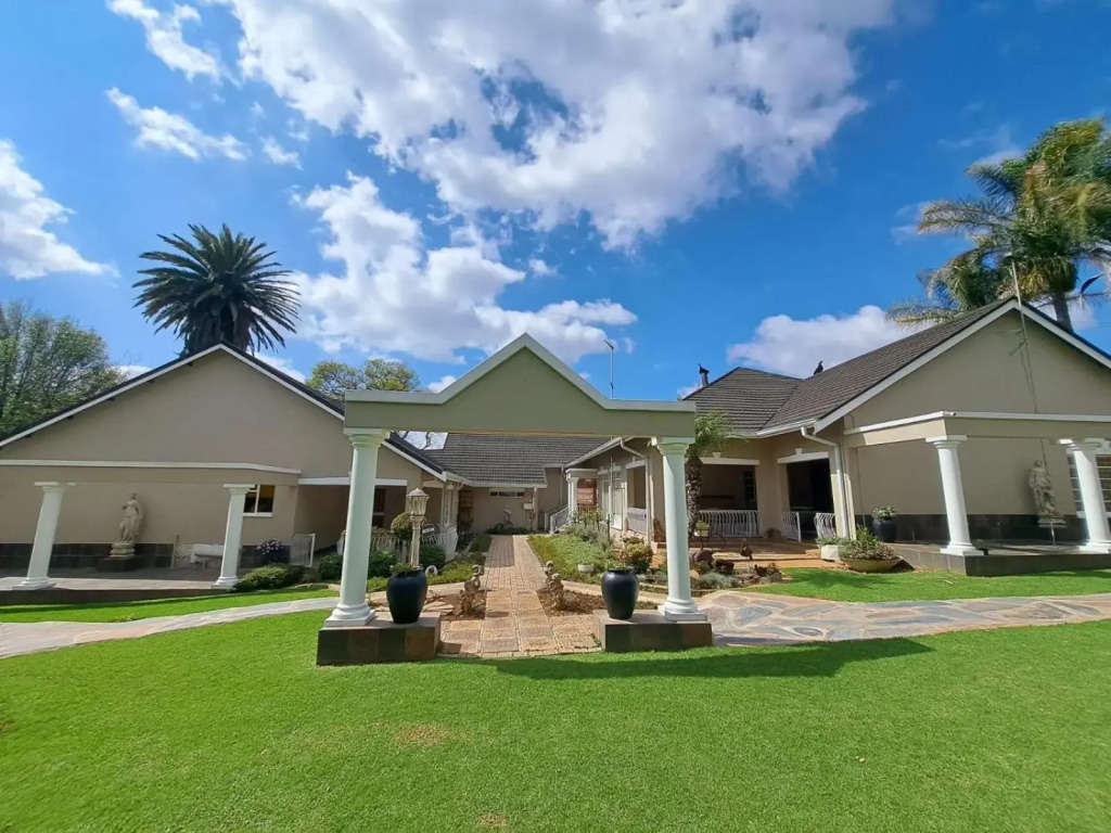 Longtom Farm Guesthouse