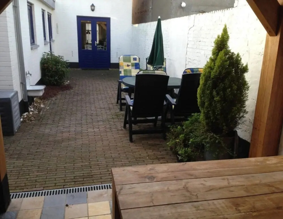Historic Cottage w/ Garden