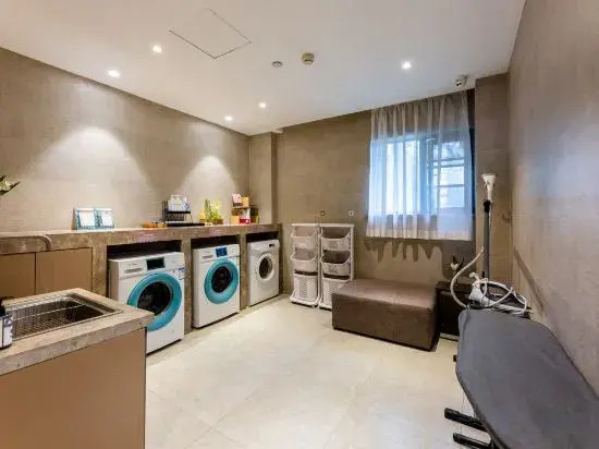 Homeinn Plus Hotel (Zhengzhou Nanyang Road Dashi Bridge Subway Station)