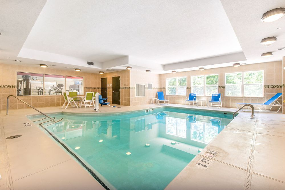 Holiday Inn Express & Suites LaGrange