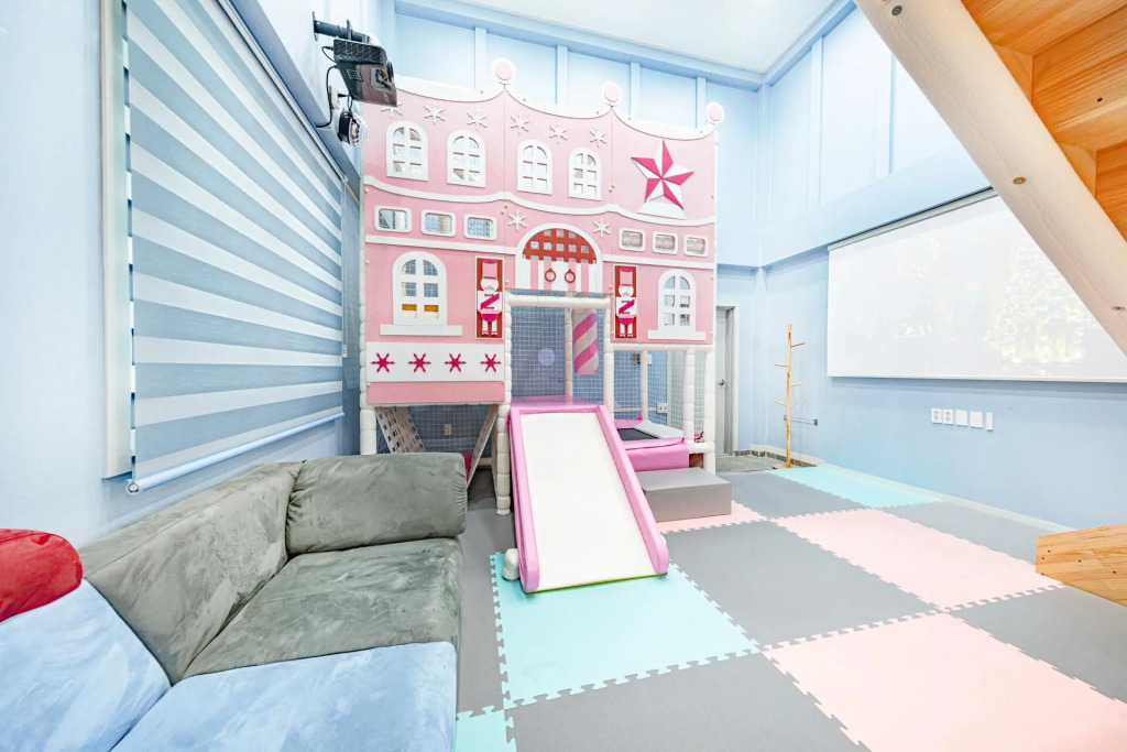 Gyeongju SD Kids Poolvilla