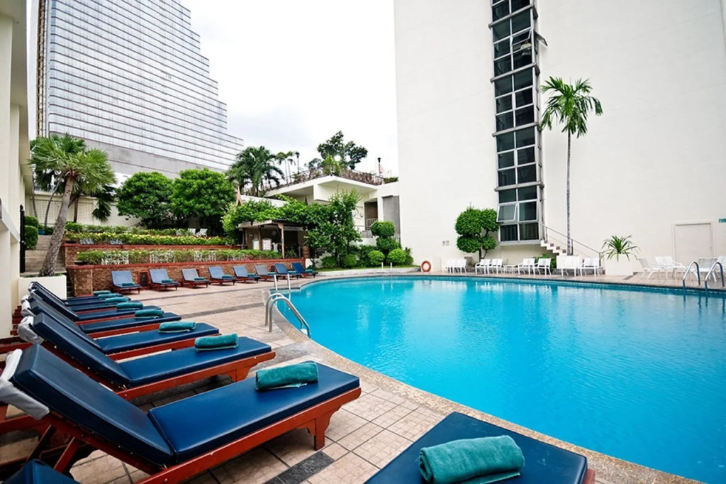 Narai Hotel (SHA Extra Plus)
