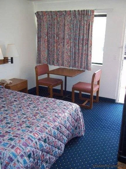 Quad City Inn