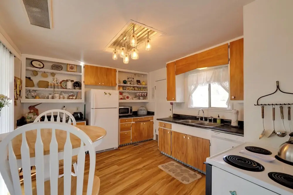 Walk to Downtown: Eclectic Murphys Home w/ Decks!
