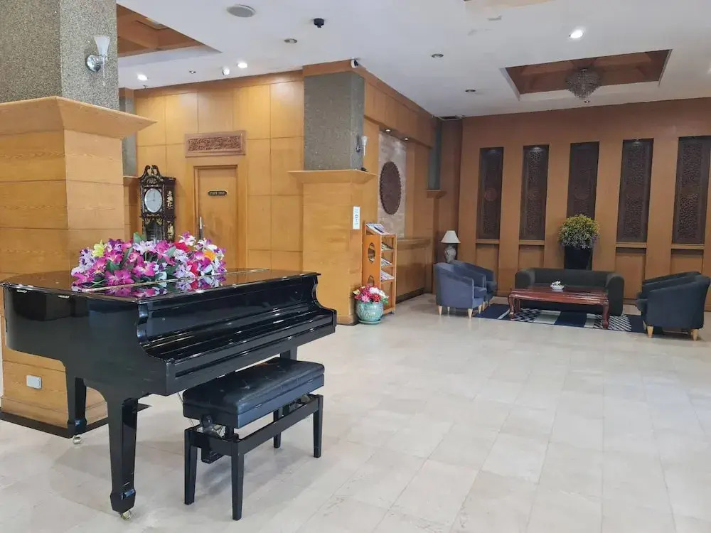 The Rich Hotel Rama 5