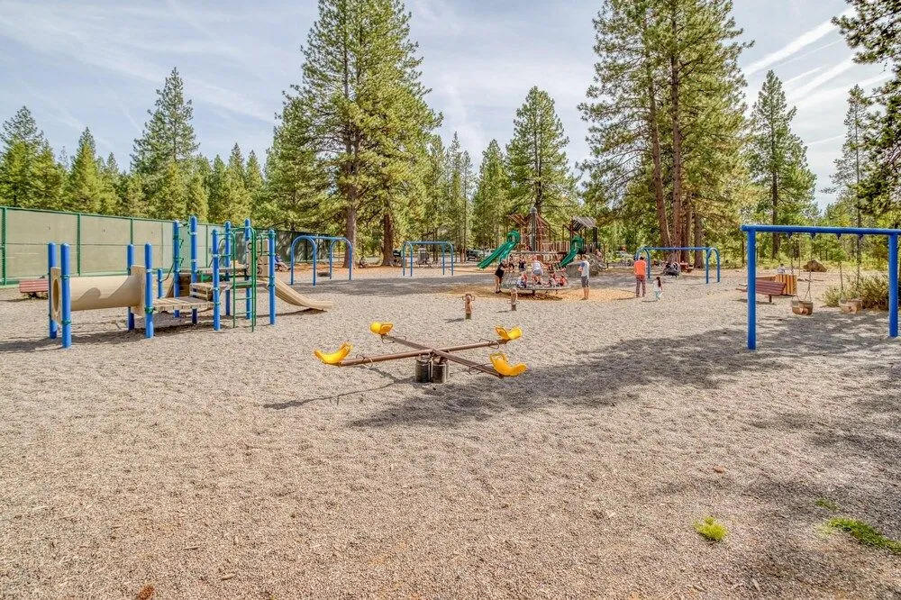 Spectacular Mountain Views and Outdoor Gatherings - Charming Oasis