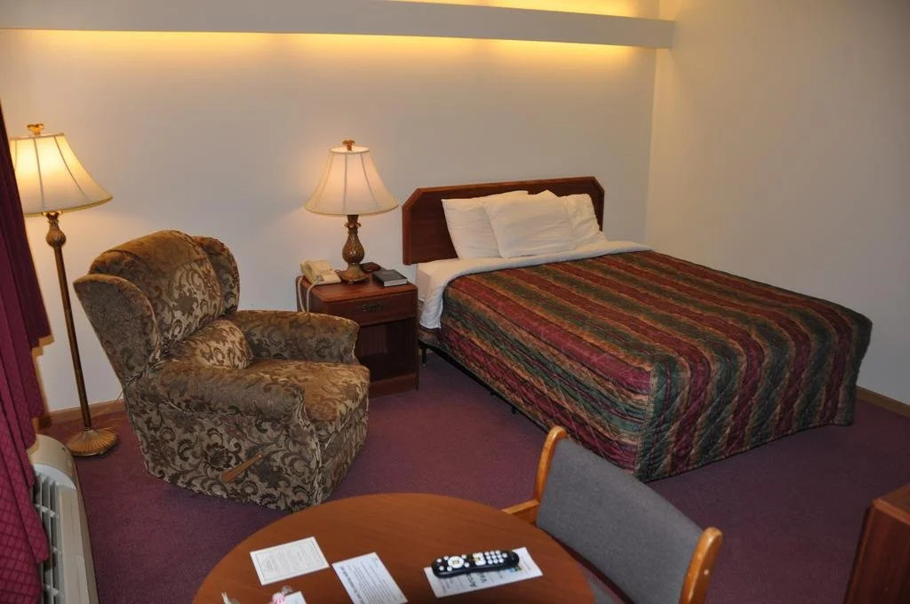 Shepherd Mountain Inn & Suites