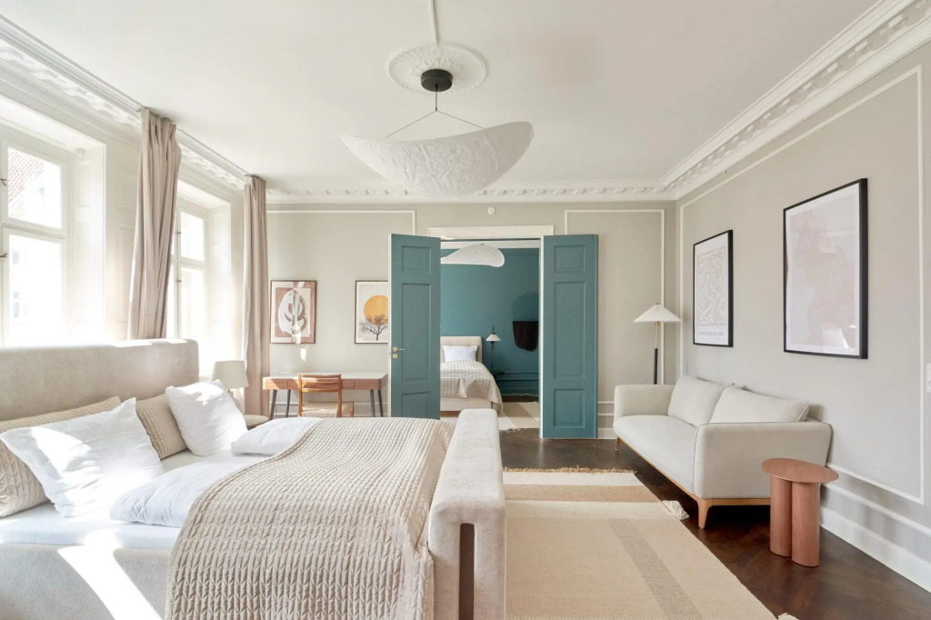 4br, Balcony, Extreme Location and Designer Apt